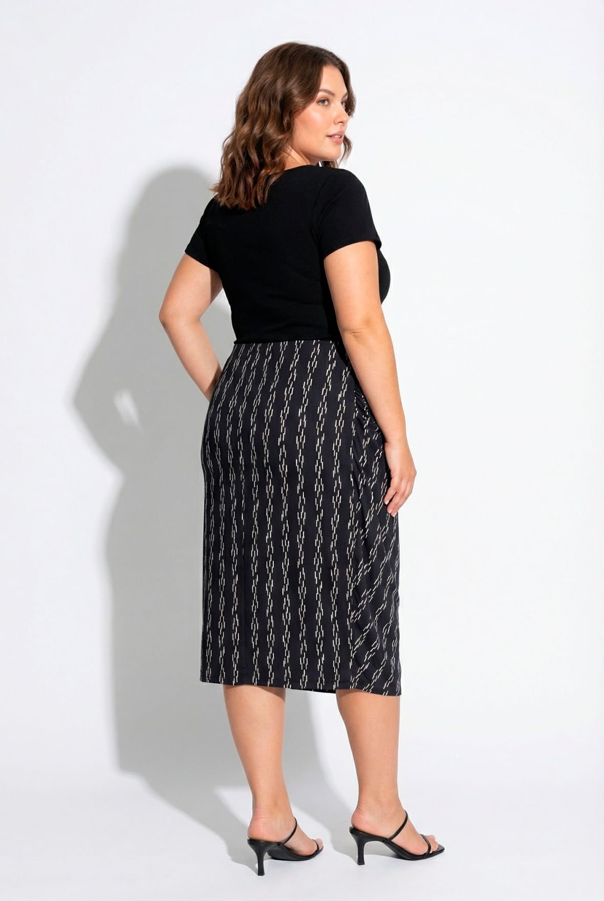 Saia-Posthaus-390078-Preto---Preto