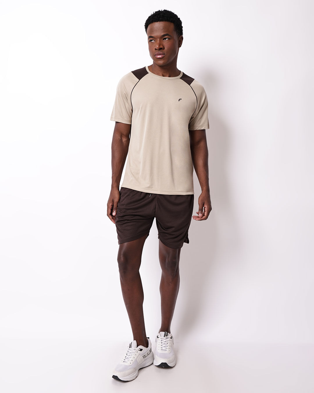 Camiseta-Esportiva-Masculina-Fitter-com-Recortes-Bege
