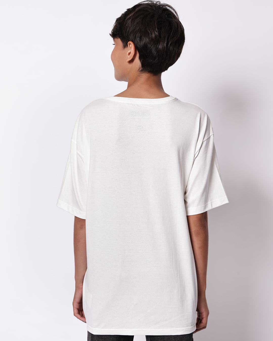 Camiseta--Torjuvo91-Mc-M-1016-Zoro-Ove---Off-White