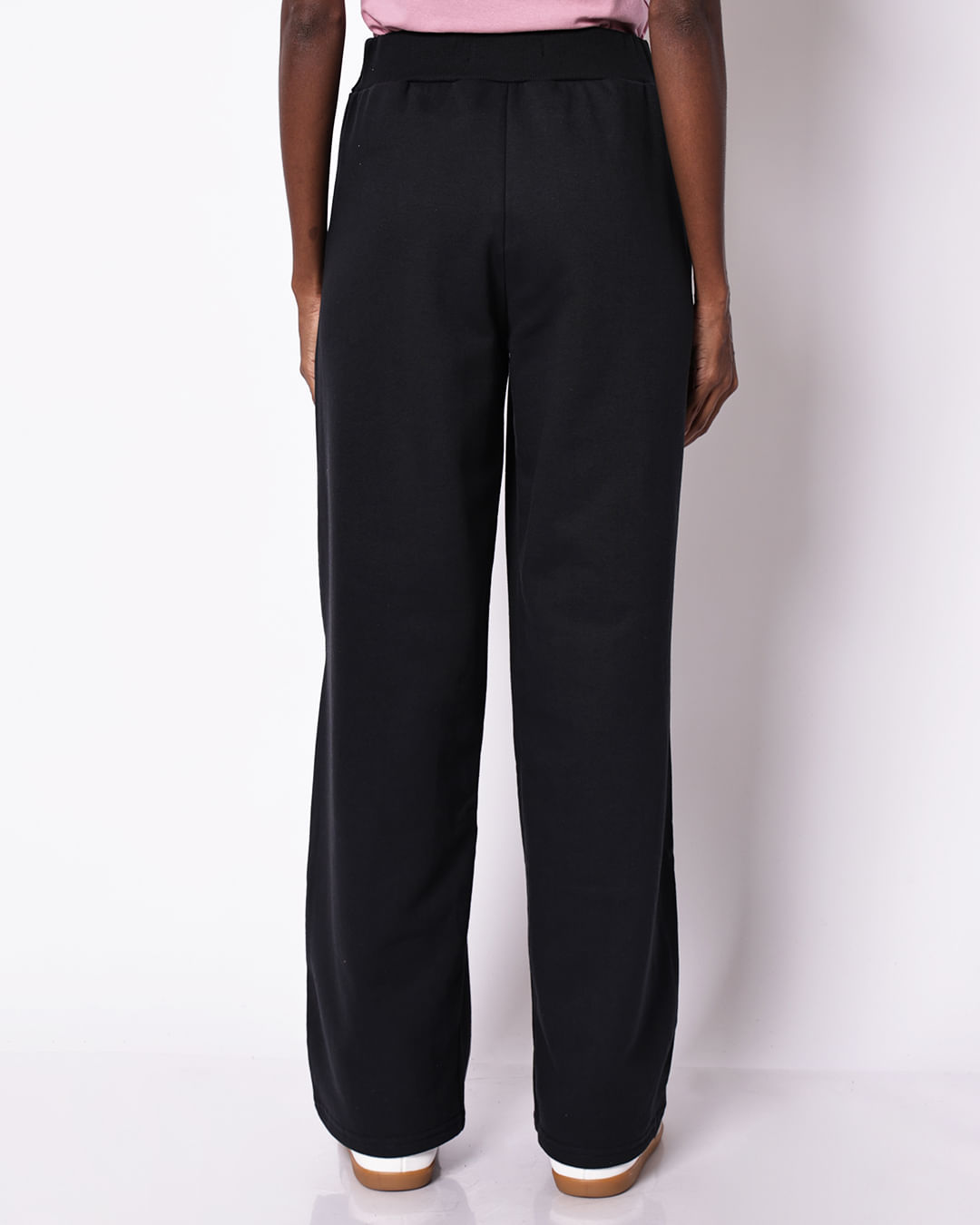 Calca-Reta-Tra2244-C-Bolso-Cos-Ribana---Preto