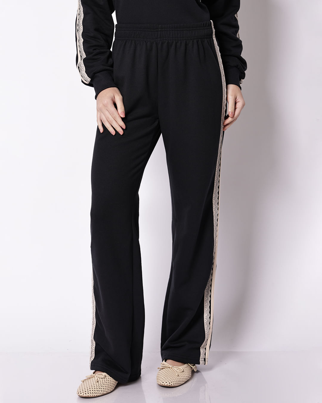 Calca-3007988-Detalhe-Renda-Pgg---Preto