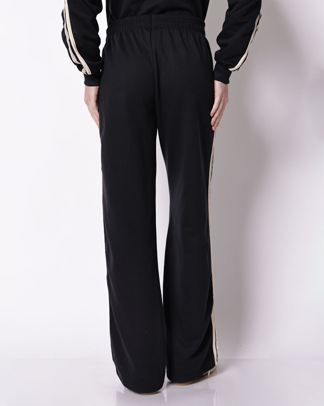 Calca-3007988-Detalhe-Renda-Pgg---Preto