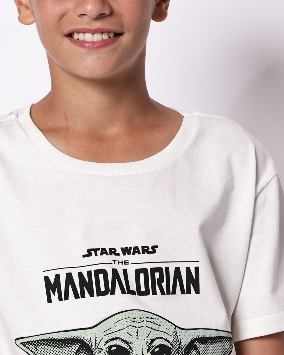 Camiseta-Torjuvo123-Mc-M-1016-Baby-Yod---Off-White