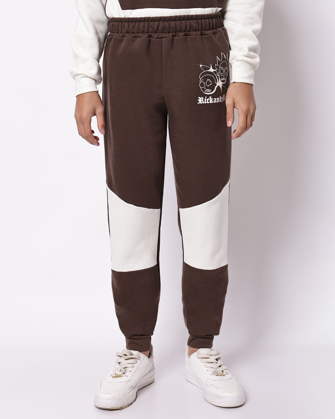 Calca-T45331-Mol-M-1016-Ricky-E-Morty---Marrom
