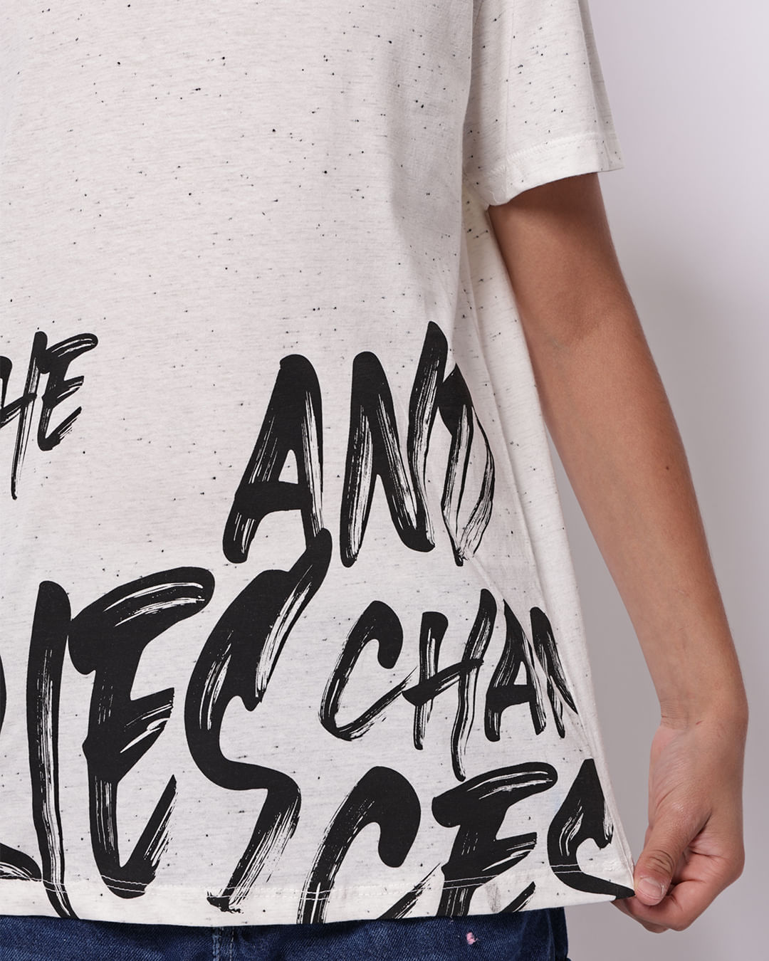 Camiseta-Fk3873-Mc-M-1016-Botone-Grafi---Off-White