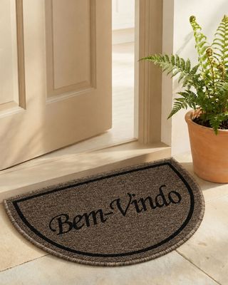 Capacho-Detroit-Meia-Lua-38x60-Frases---Bege
