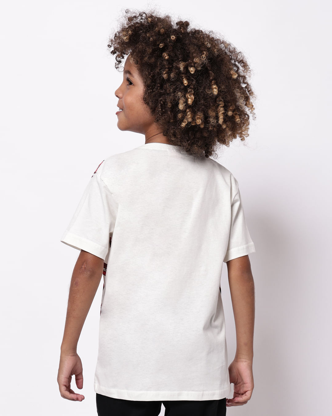 Camiseta-Ch43335-Mc-M-410-Avengers-Com---Off-White