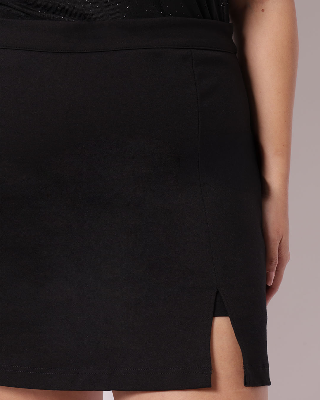 Shorts-Saia-231171-Det-Fenda-Barra---Preto