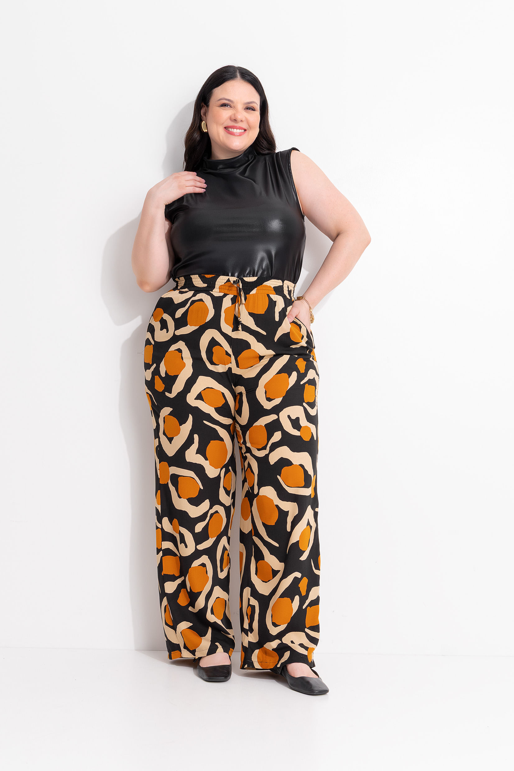 Calça Pantalona Viscose Plana Oncinha Preta