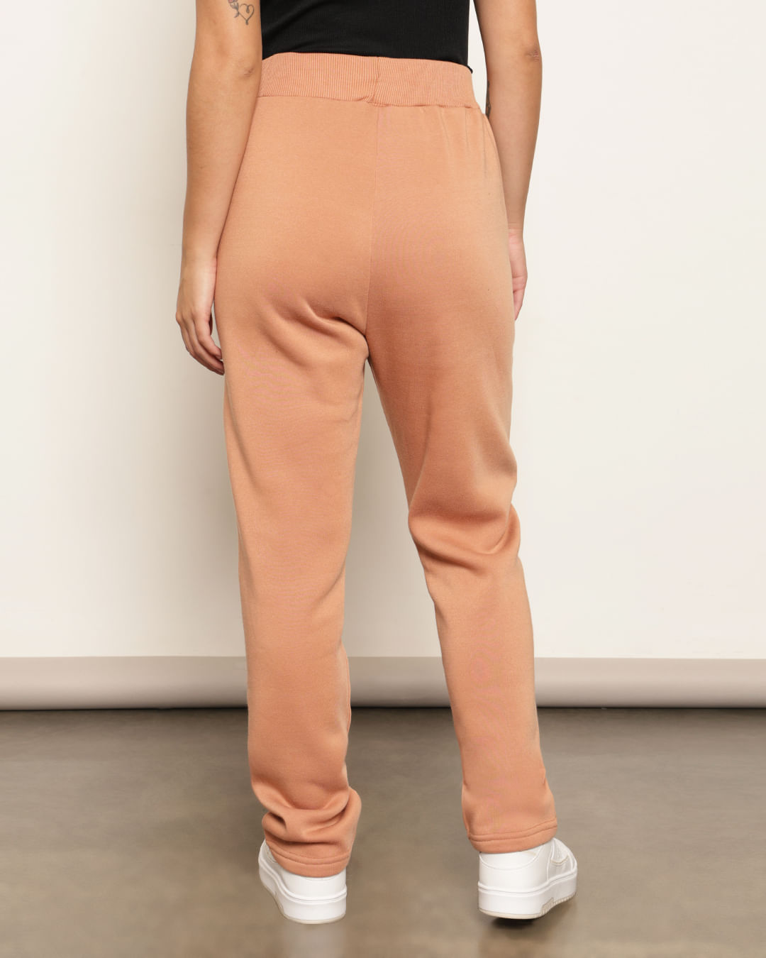Calca-Moletom-Feminina-Peluciada-Reta-Com-Bolsos-Bege