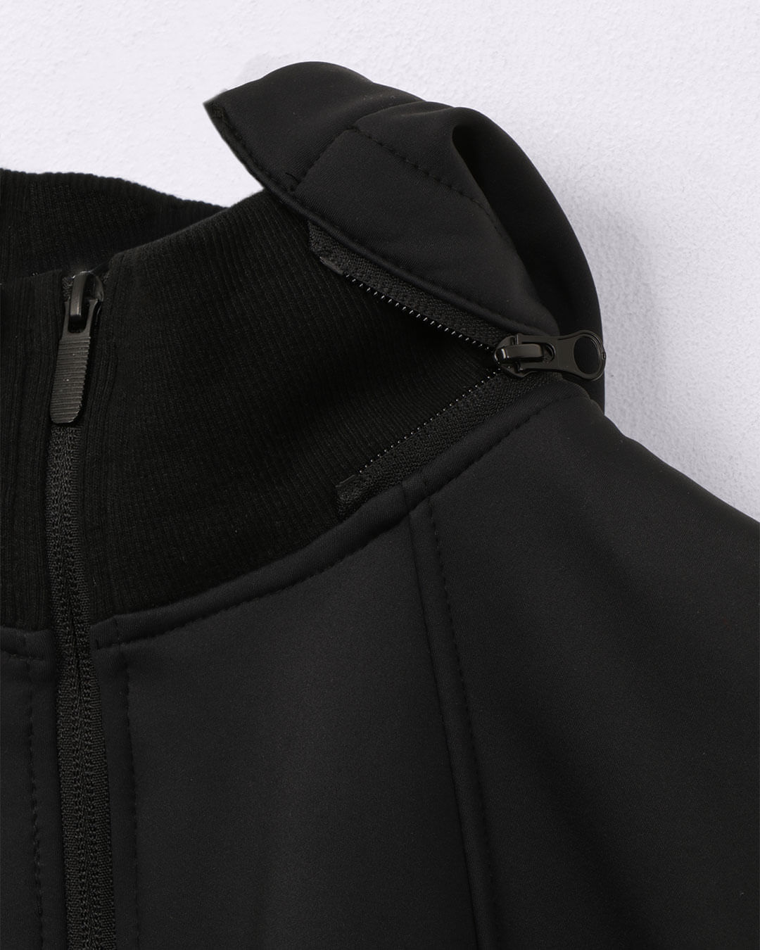 Blusa-Cropped-Com-Trancador---Preto
