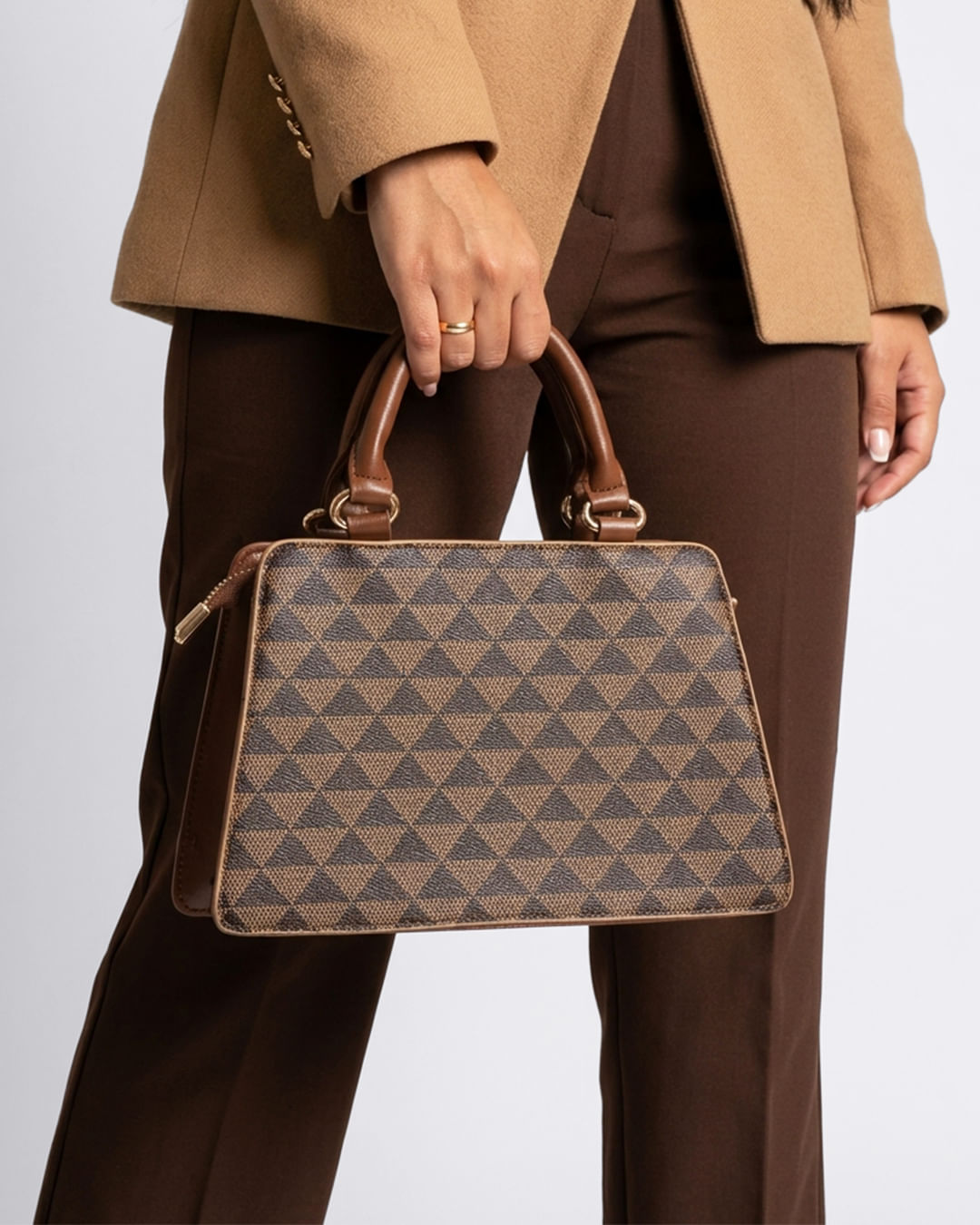 Bolsa-De-Mao-Monograma-Dg-2506219---Marrom