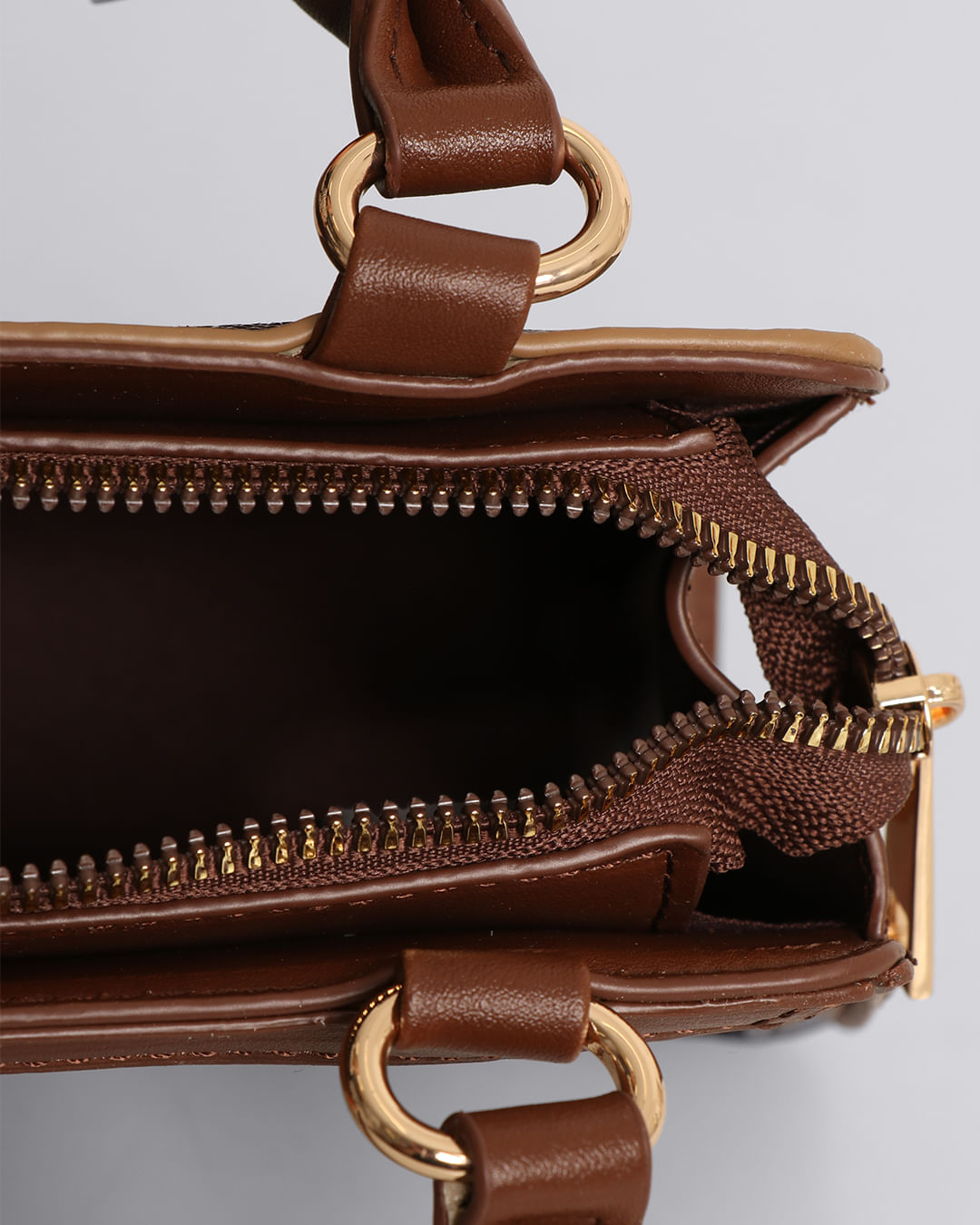 Bolsa-De-Mao-Monograma-Dg-2506219---Marrom