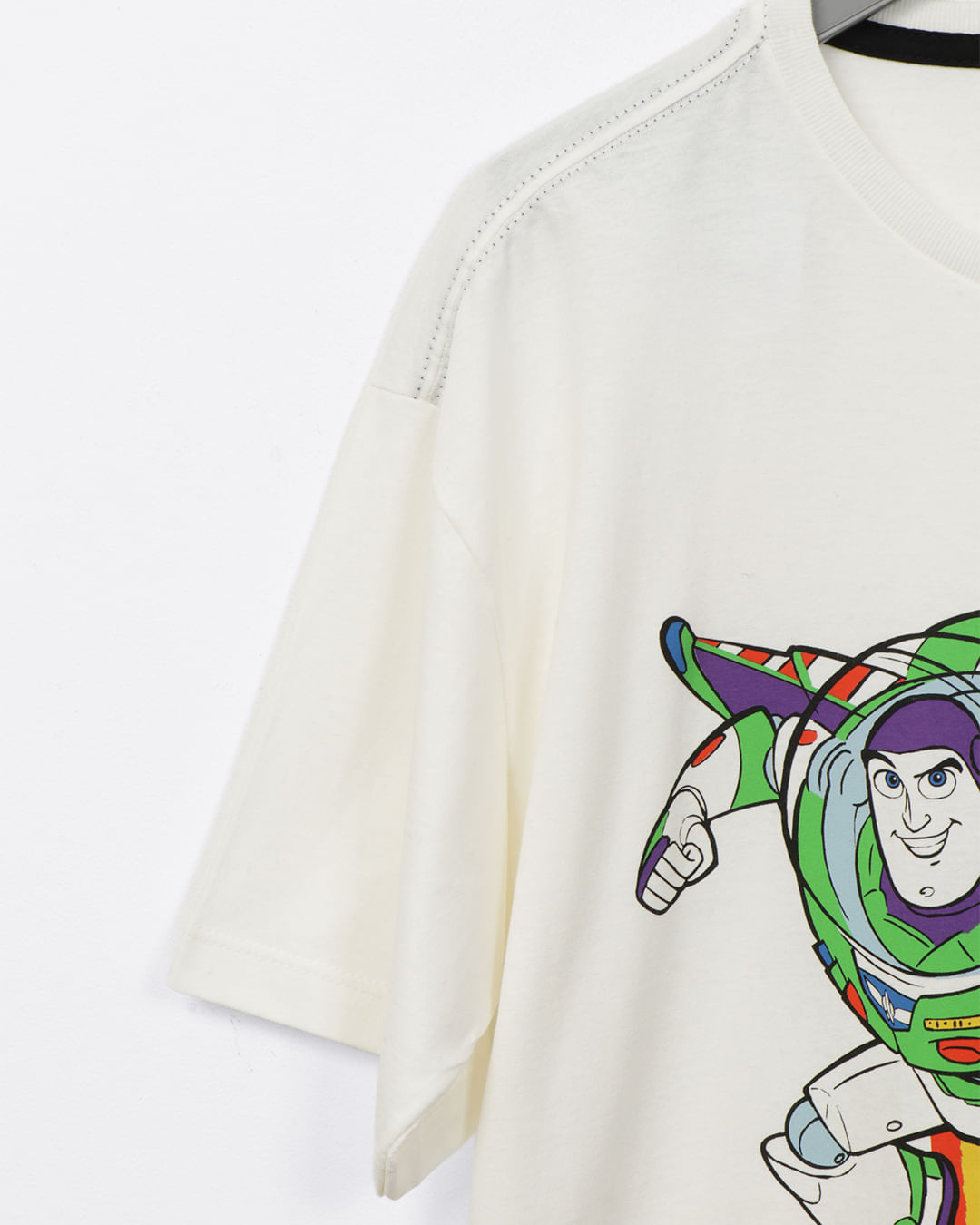 Camiseta-Torjuvo89-Mc-M-1016-Buzz-Over---Off-White