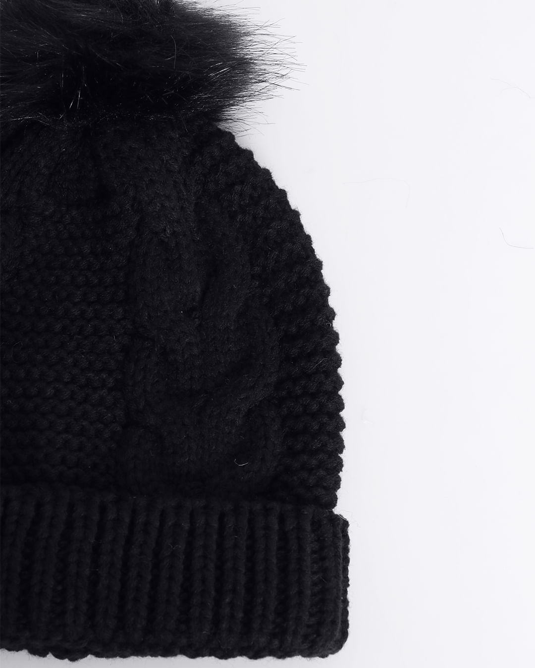 Gorro-25zm-007-Tranca-Pompom-Info-48---Preto