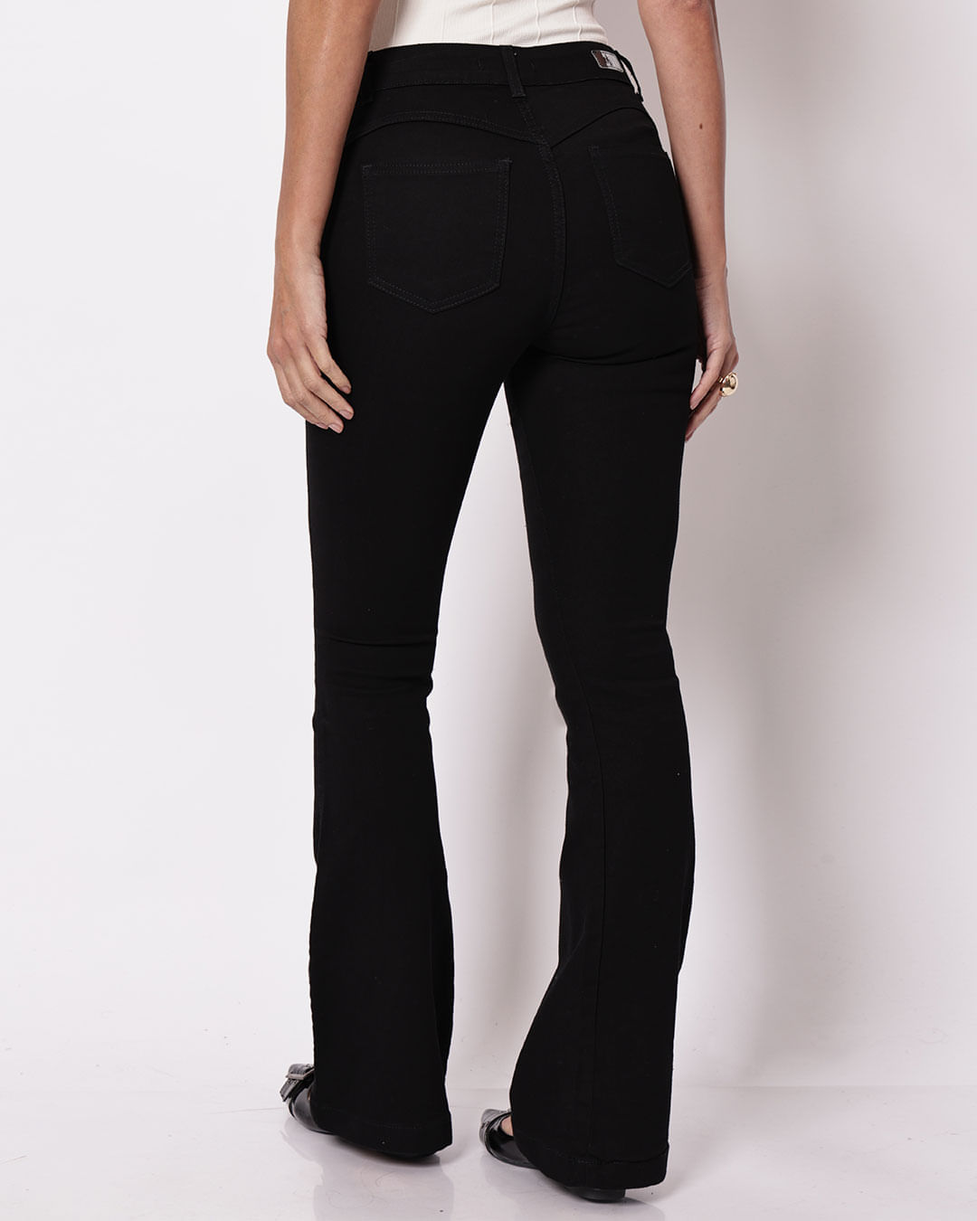 Calca-Sarja-Flare-31058-Preta---Preto