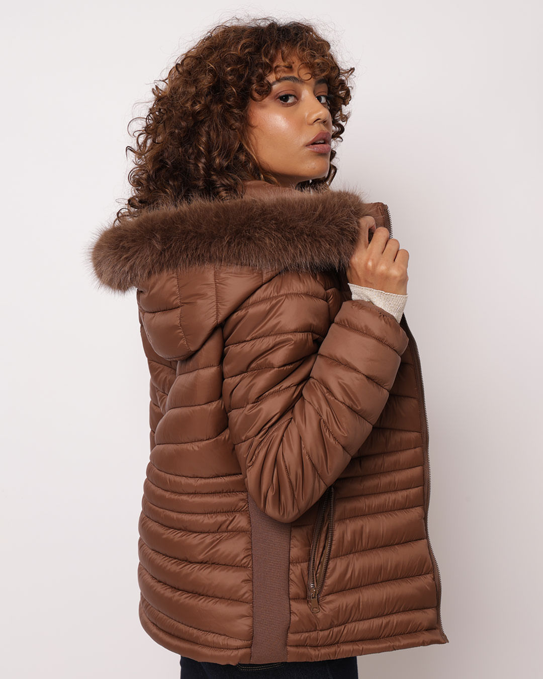 Jaqueta-Puffer-Capuz-Pelo-125-399---Marrom-Medio