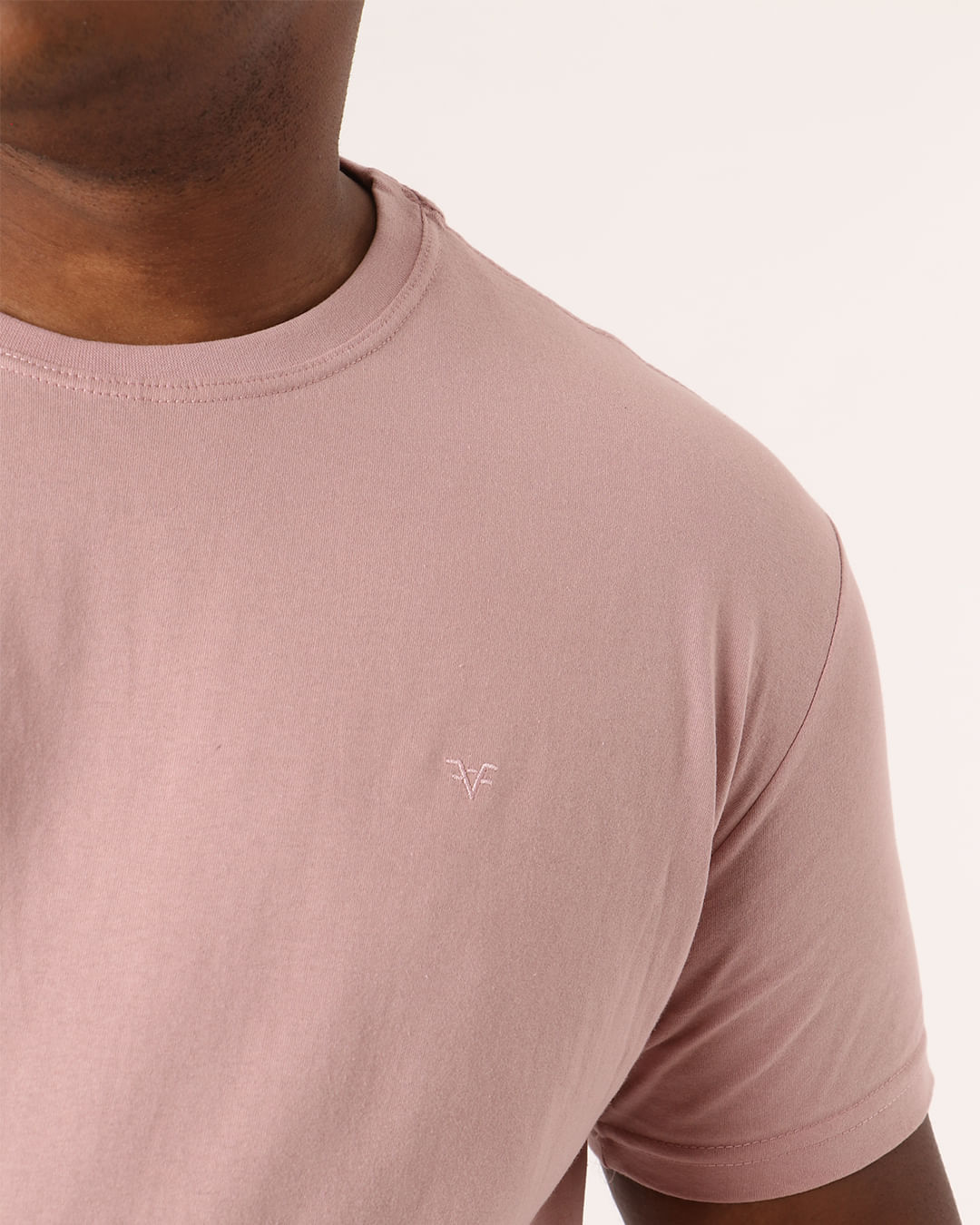 Camiseta-Cbps-Rose-Mc-Bordado-Plus
---Rose