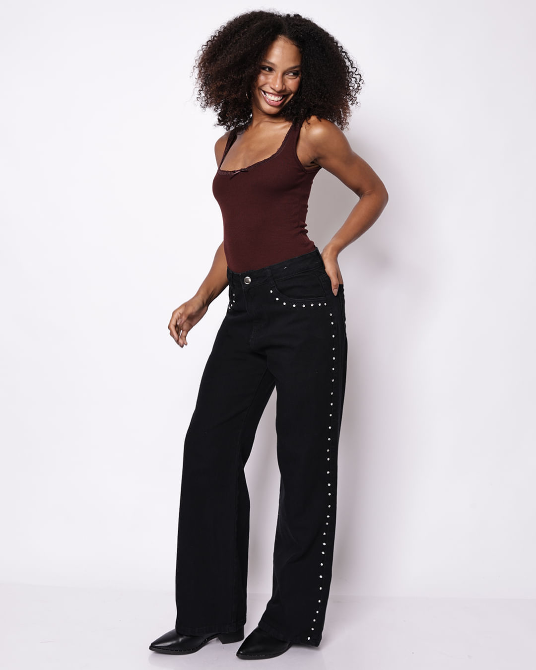 Calça Jeans Feminina Wide Leg com Aplicação Strass Preta