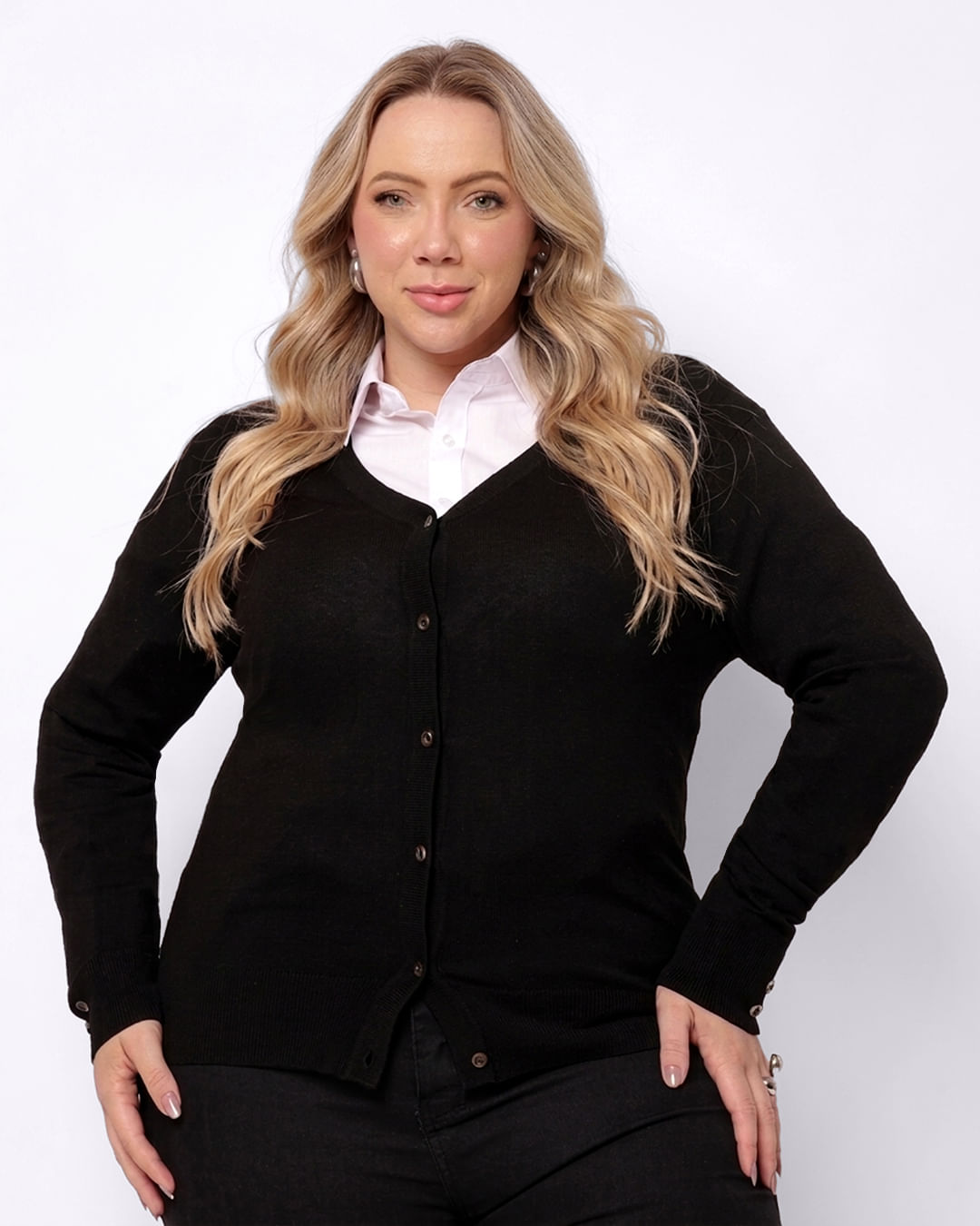 Cardigan Plus Size Feminino Tricô Liso com Botões Preto