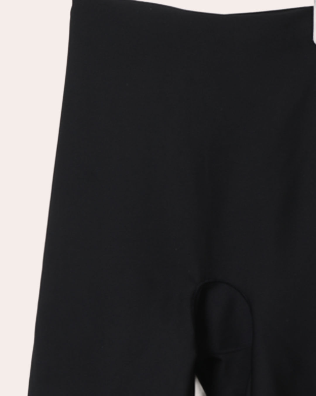 Bermuda-Corte-A-Laser-Preto-93880--3836---Preto