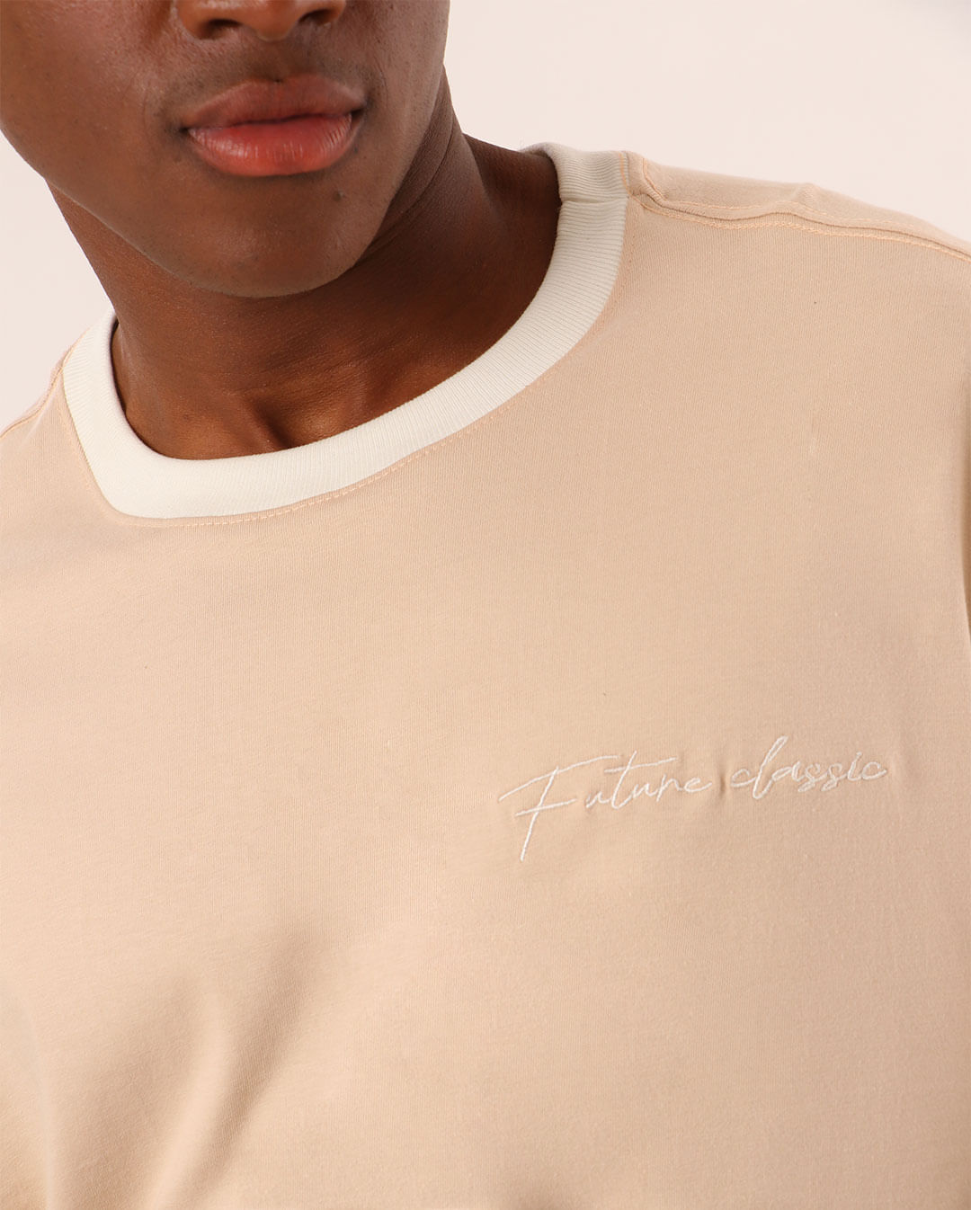 Camiseta-Soft-Toj-Bege-Cbordado-Off---Bege