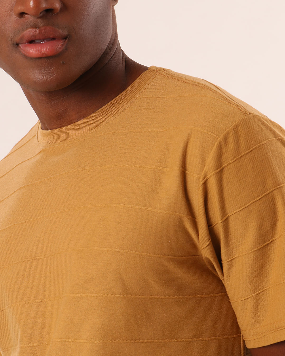 Camiseta-Mc-Basic-Listra-Emc2199-Ocmos---Mostarda