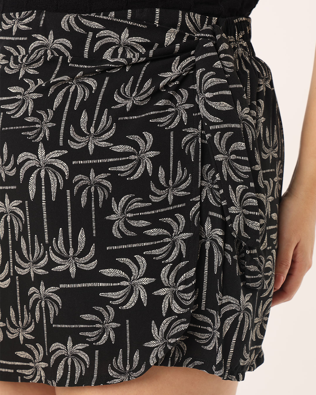 Shorts-Saia-314132pe-Estampado---Preto