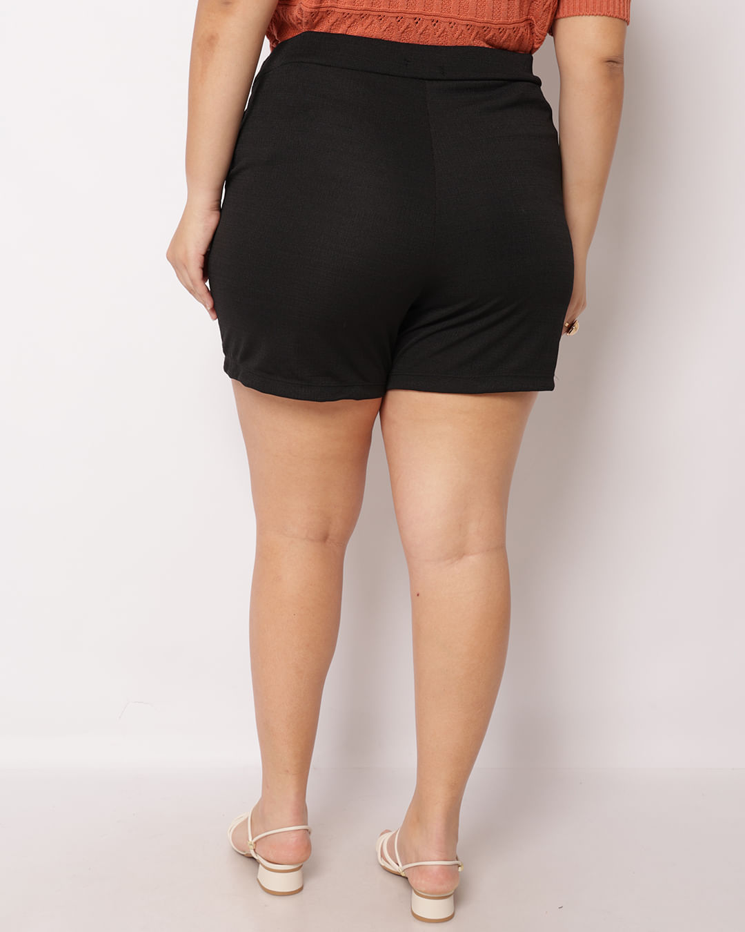 Shorts-4356-Crepe-Bolso-Det-Passante---Preto
