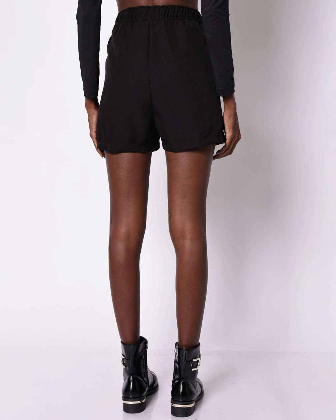 Short-Liso-Paetelat-231154---Preto