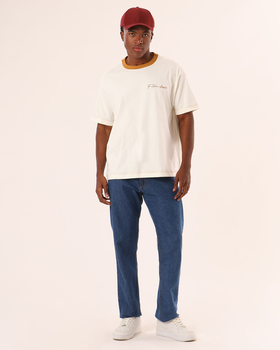 Camiseta-Soft-Toj038-Off-Cbordado-Ocre---Off-White