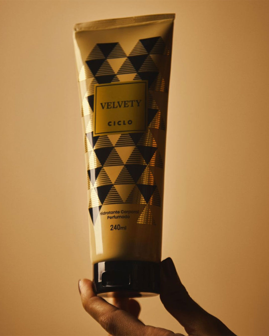 315912-Ciclo-Loc-Hidrat-Velvety-240ml---Sortido