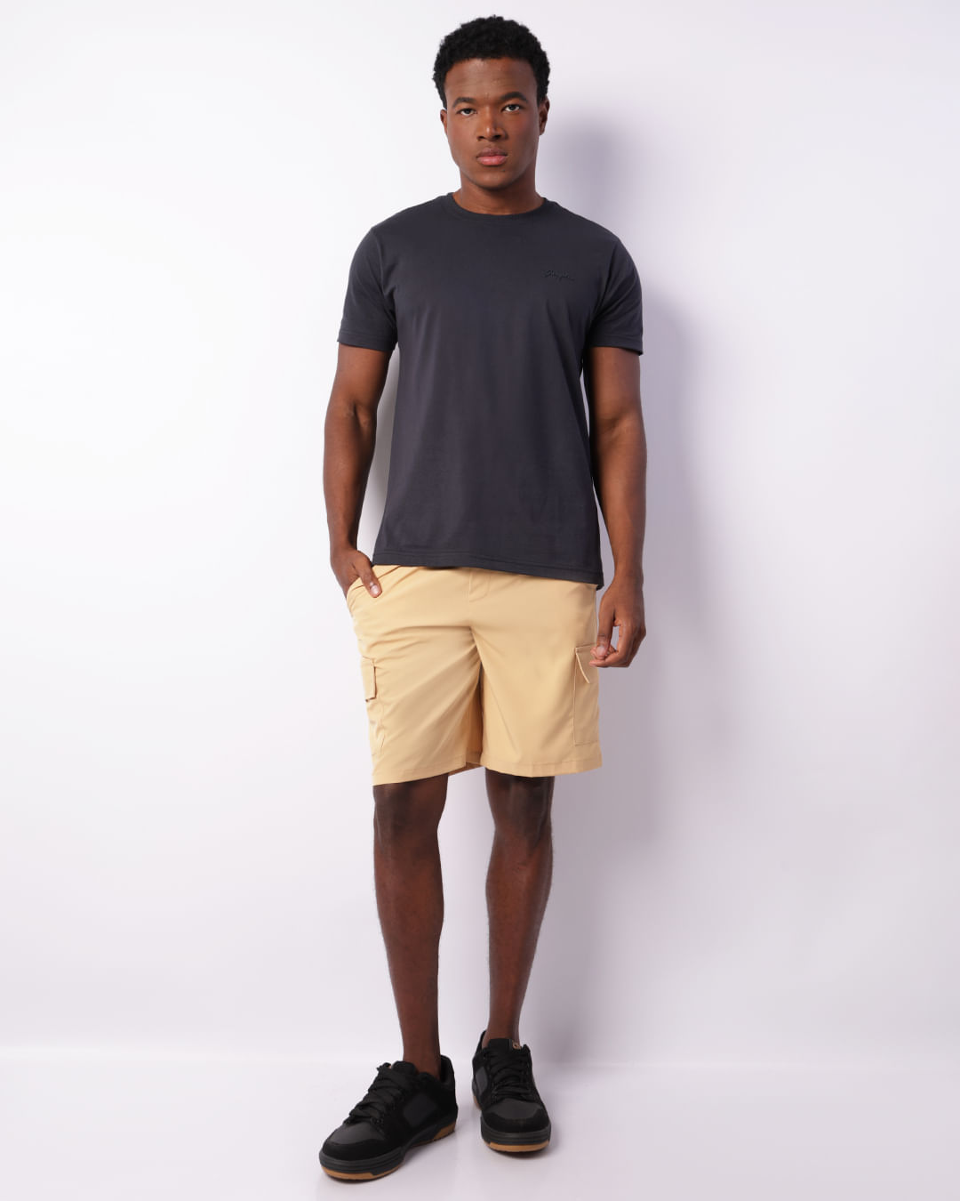 Bermuda Masculina Cargo com Cordão Bege