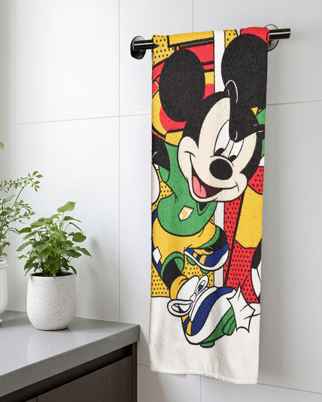 Toalha-Bh-Felpa-70x130-Mickey-Futebol---Branco