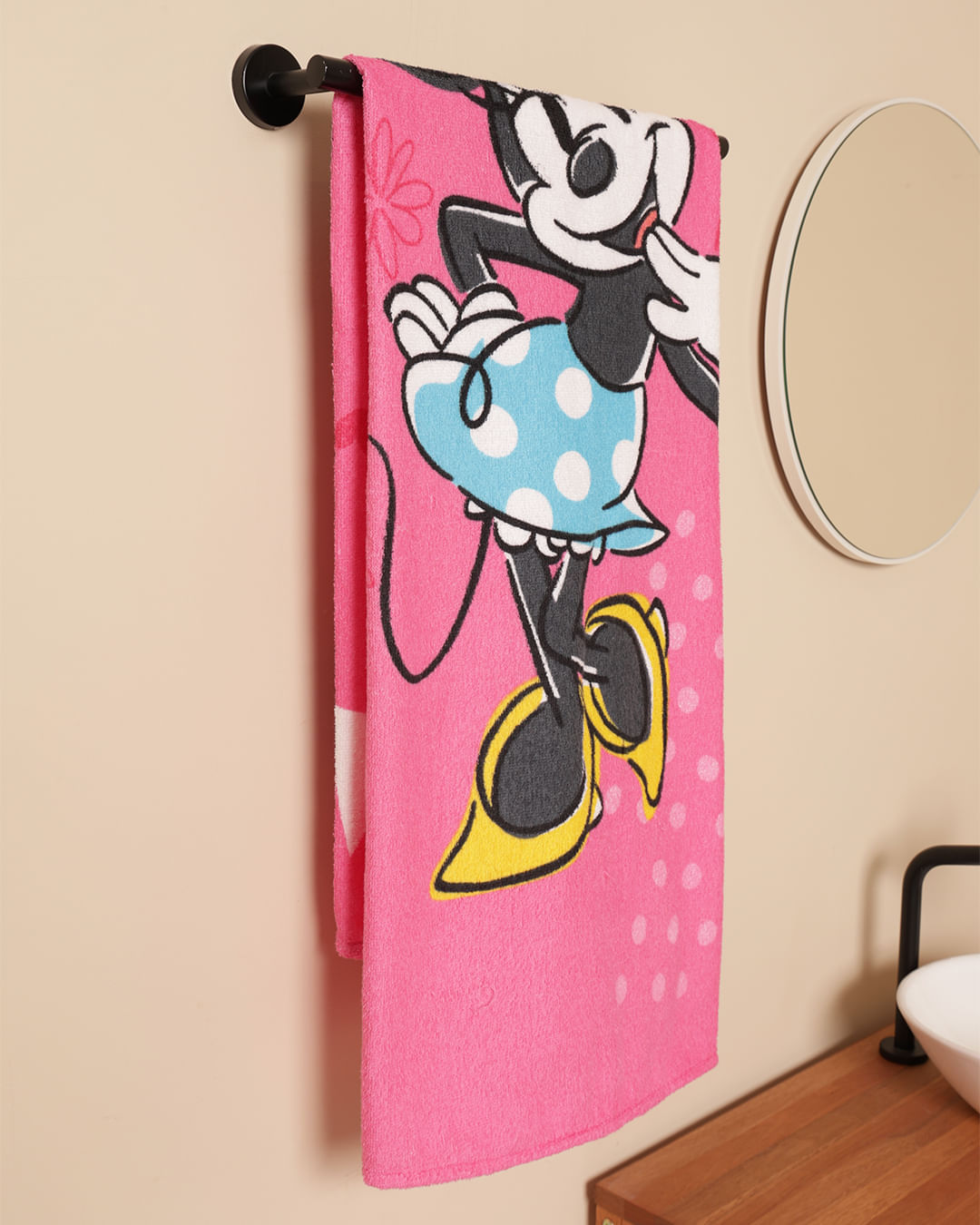 Toalha-Bh-Felpa-70x130-Minnie-Colagens---Rosa
