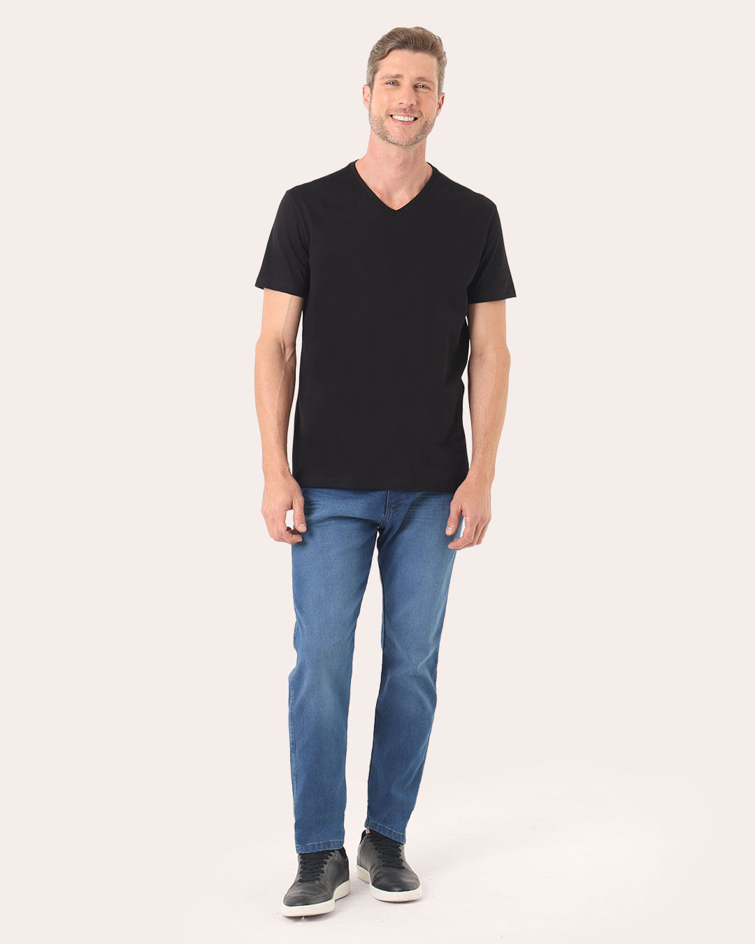 Camiseta-Mc-Gola-V-Mesa-Pto---0211---Preto