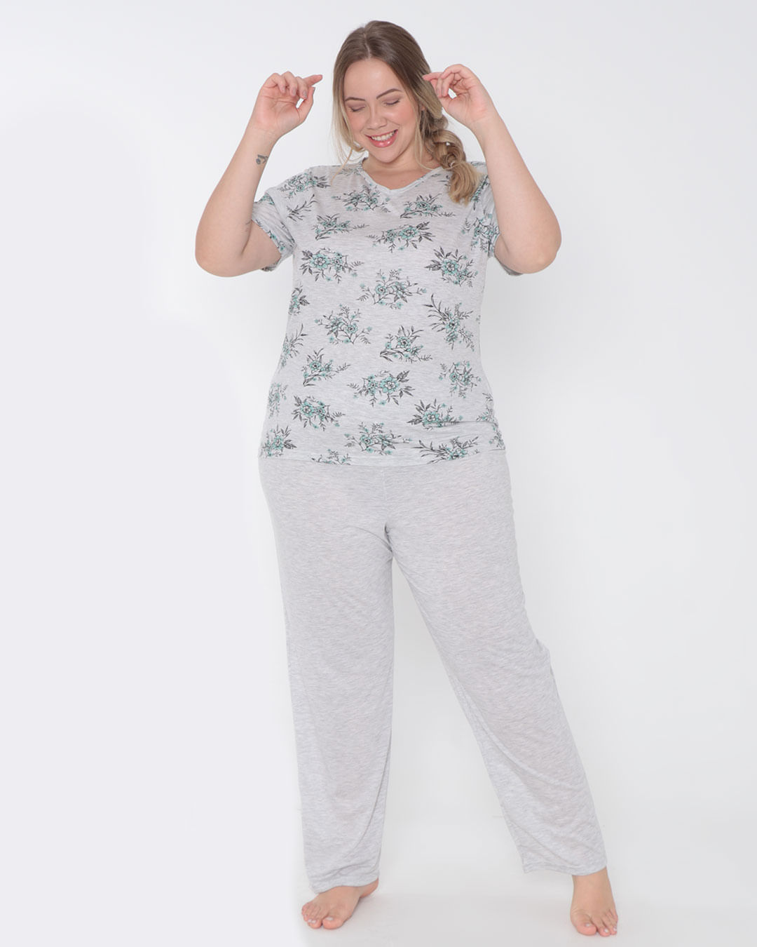 Pijama-Feminino-Plus-Size-Longo-Decote-V-Floral--Cinza-Claro