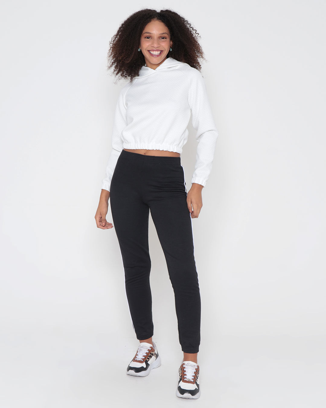 Blusa-Cropped-Com-Capuz-Matelasse-Trabalhado-Off-White