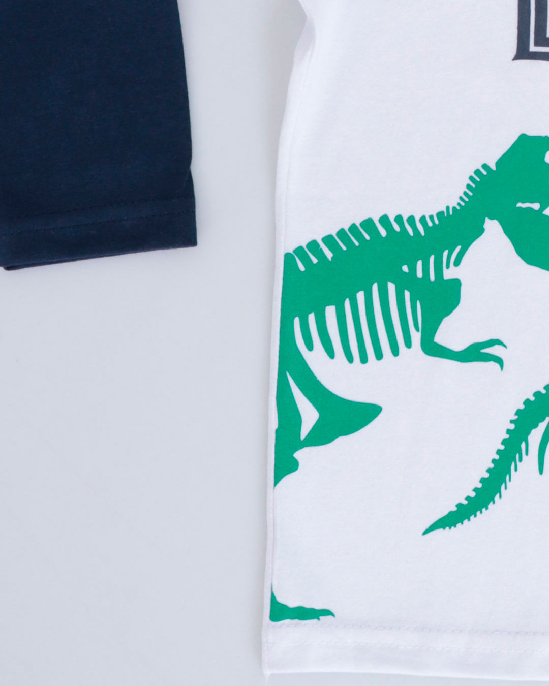 Camiseta-Bebe-Recorte-Manga-Longa-Explorer-Dino-Branca