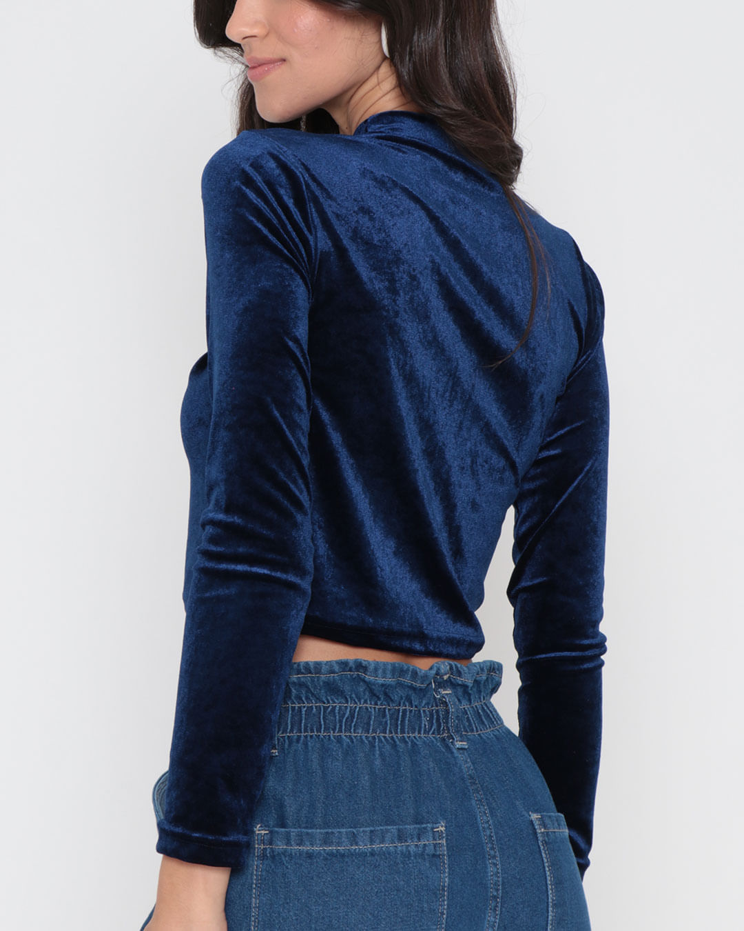 Blusa-Feminina-Veludo-Decote-Alto-Azul-Escuro