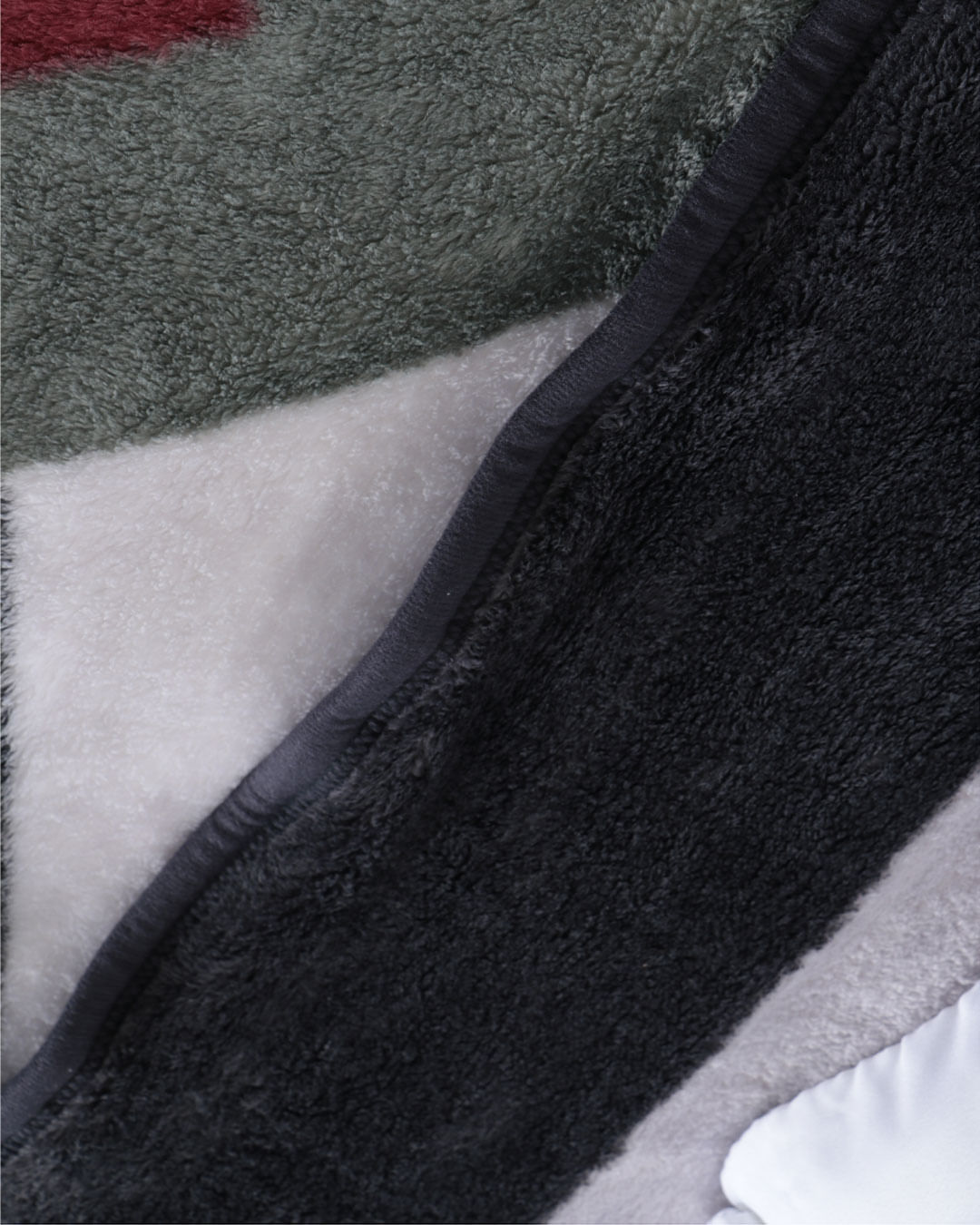 Cobertor-Casal-Microfibra-Estampa-Geometrica-Jolitex-Cinza