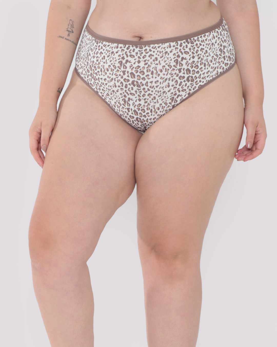 Kit-2-Calcinhas-Plus-Size-Cintura-Alta-Cavada-Bege-Marrom