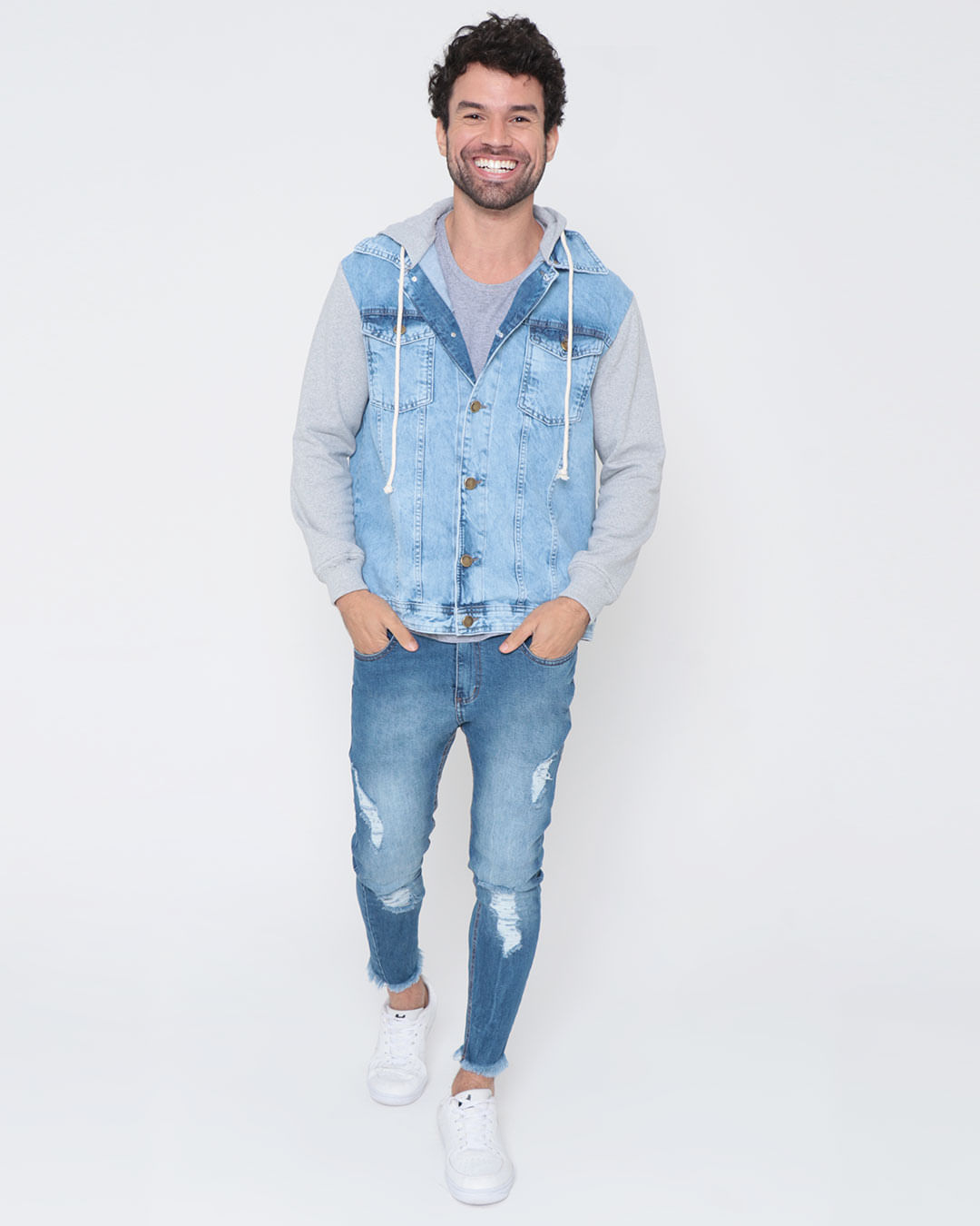 Jaqueta-Jeans-Masculina-Recorte-Moletom-Azul-Claro