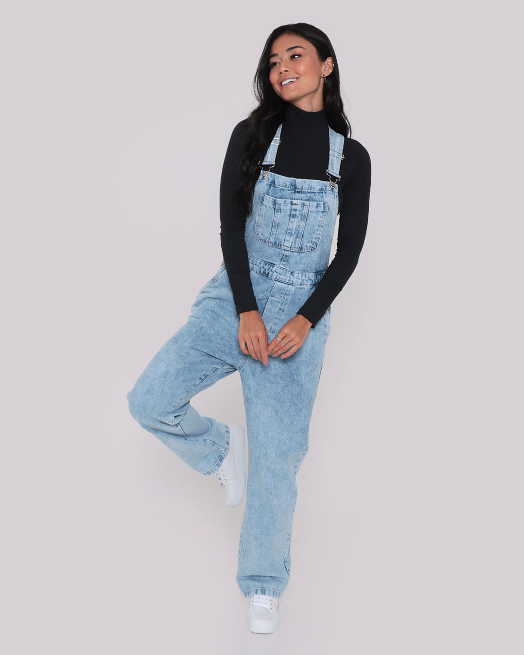 Jardineira-Jeans-Feminina-Azul-Claro