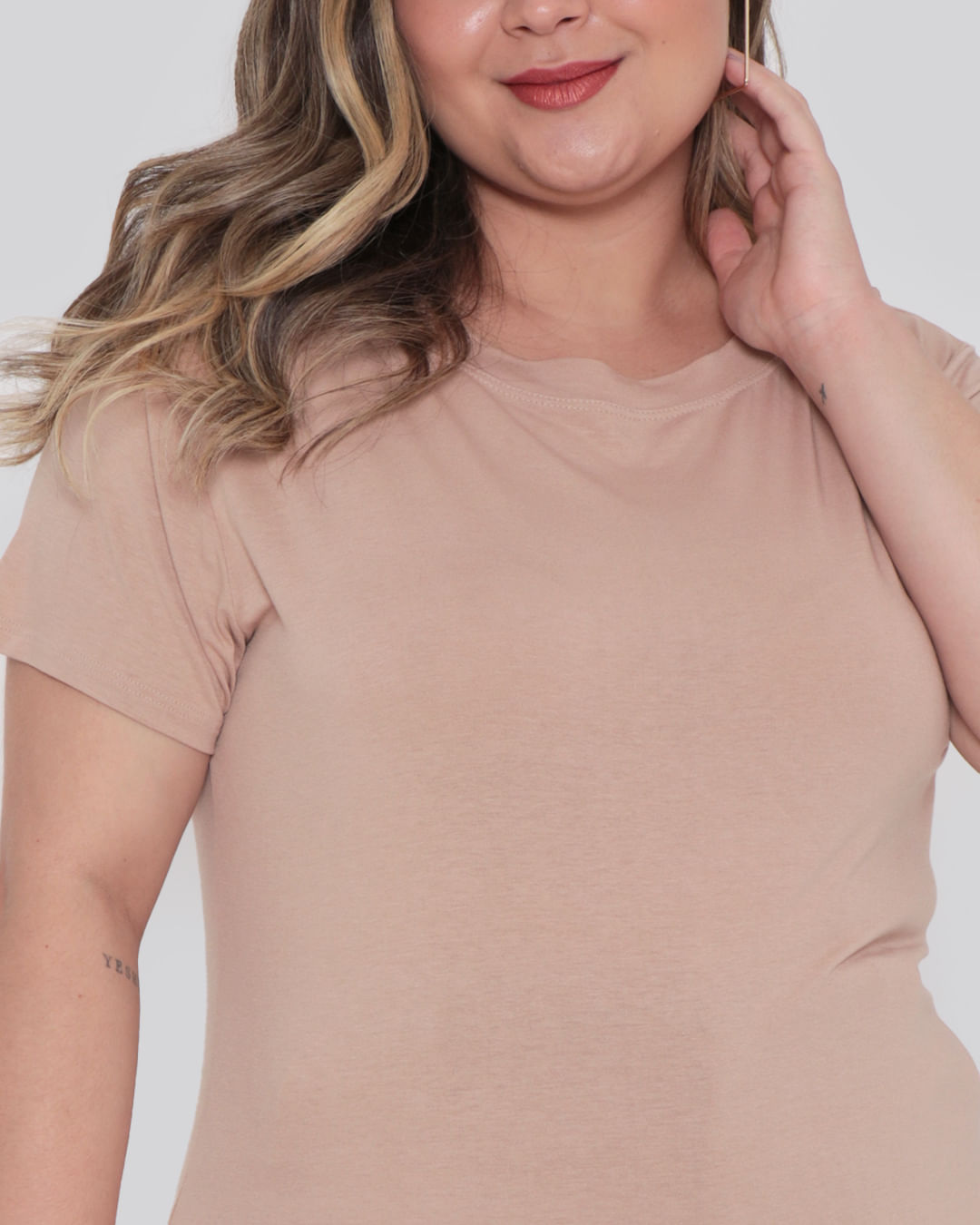 Blusa-Feminina-Plus-Size-Basica-Bege-Medio