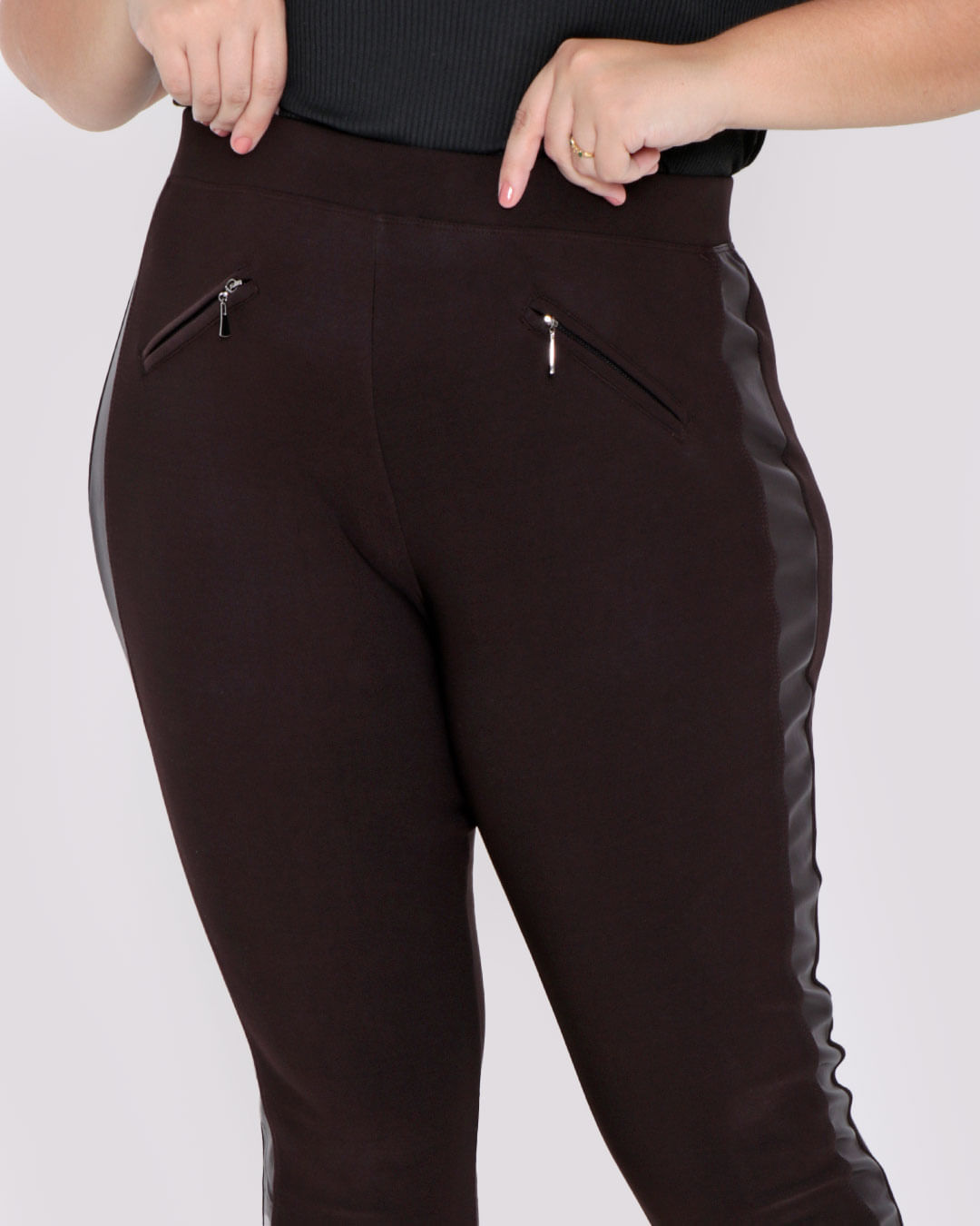 Calca-Legging-Feminina-Plus-Size-Recorte-Marrom-Escuro