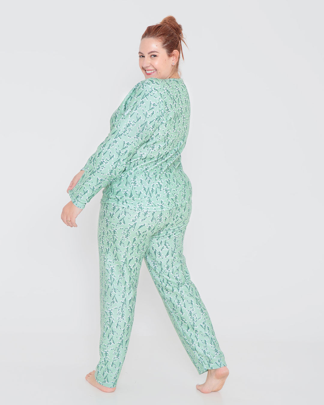 Pijama-Soft-Feminino-Plus-Size-Longo-Floral-Verde-Claro