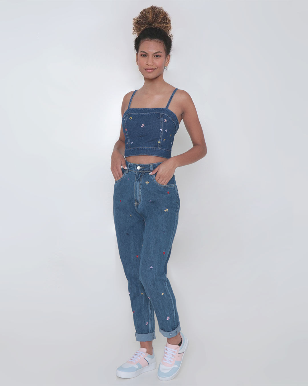 Top-Jeans-Feminino-Cropped-Bordado-Coracao-Azul-Medio