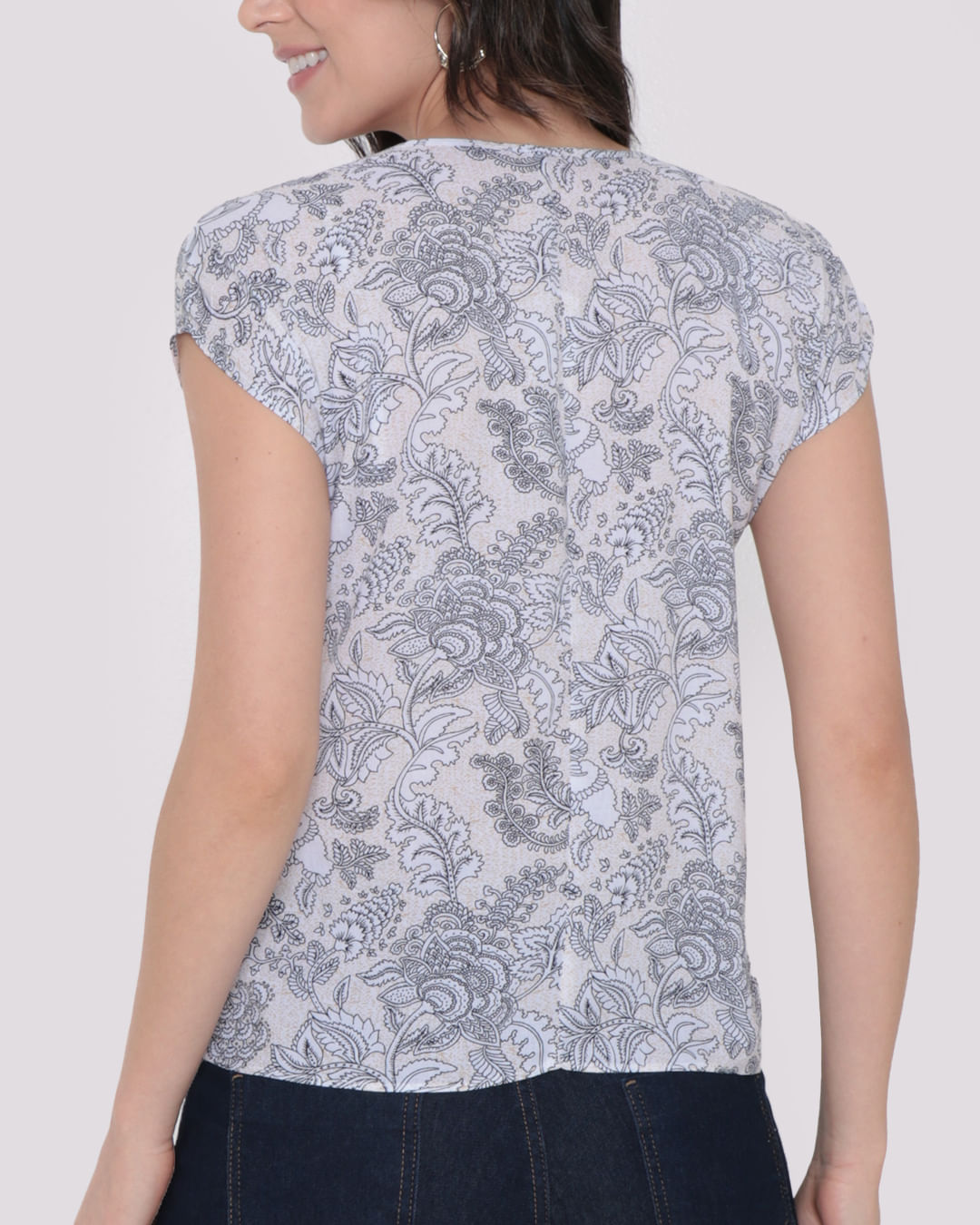 Blusa-Feminina-Viscose-Estampa-Floral-Bege-Claro-