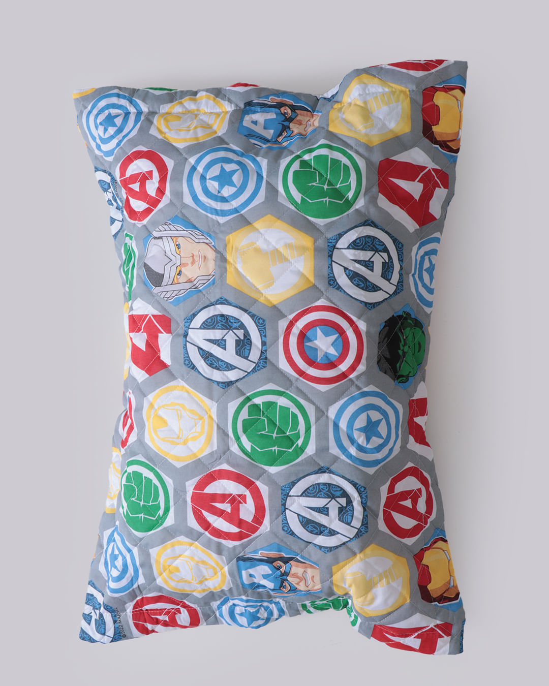 Porta-Travesseiro-Soft-Infantil-Vingadores-Marvel-Cinza